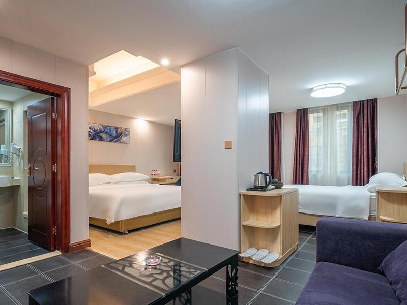 Vienna Hotel Zhuhai Xiangzhou Bus Station Екстер'єр фото